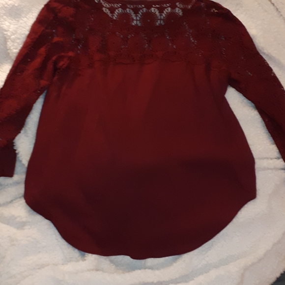 Burgundy Hollister Lace 3/4 Sleeve Top - Picture 4 of 4